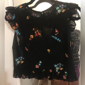 Forever 21 Black Floral Crop Top. Size M.